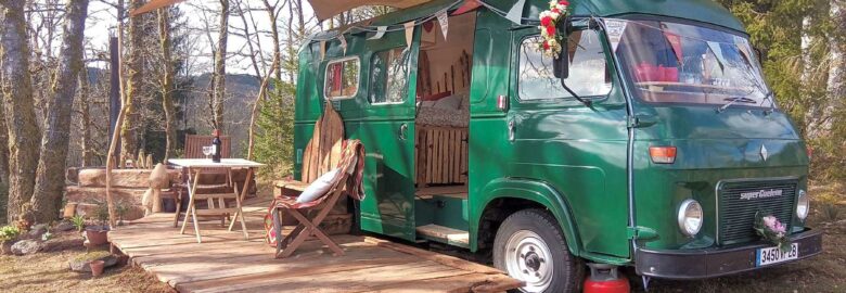 La Petite Place dans Les Bois